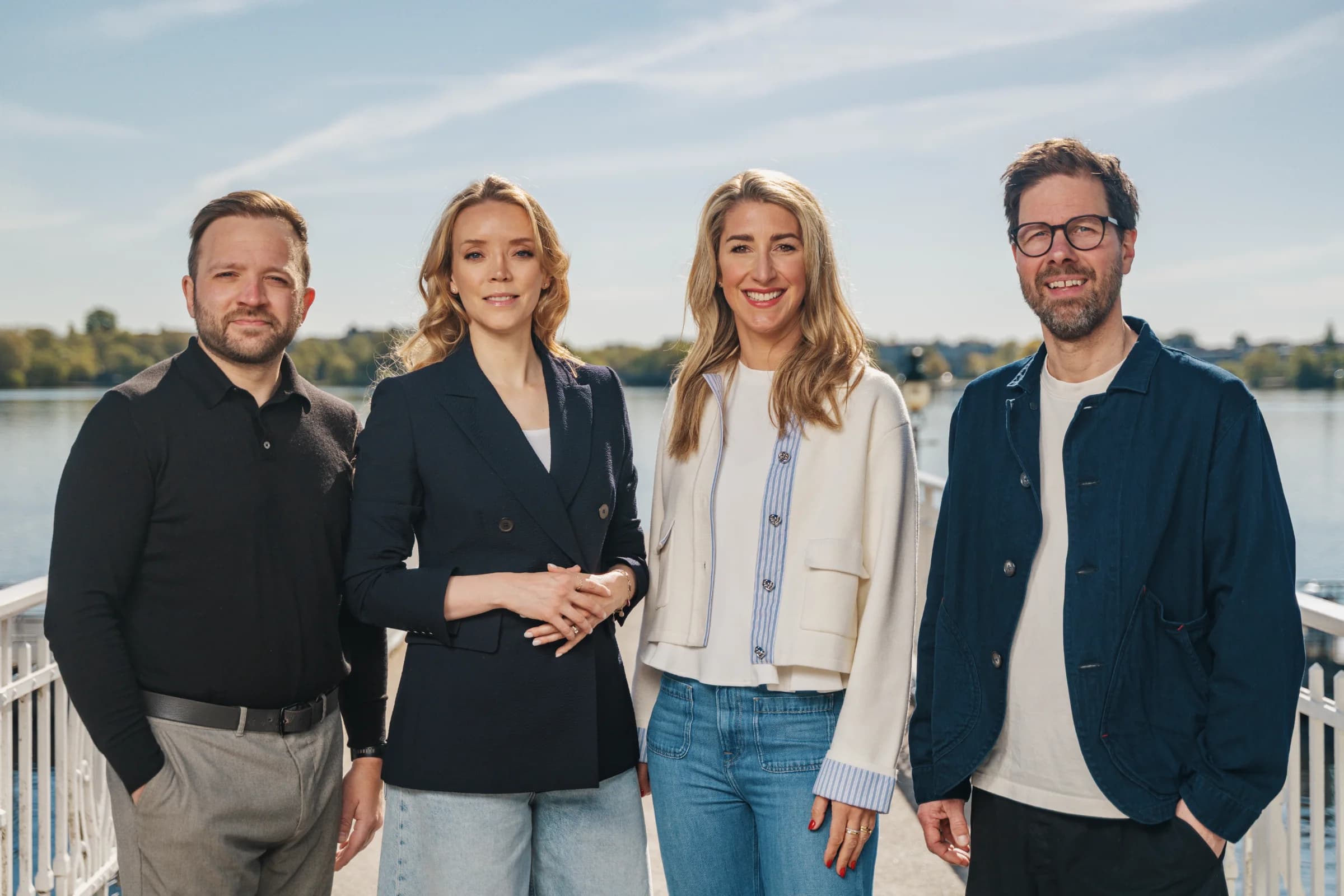 Das kidsbert Team auf dem Steg